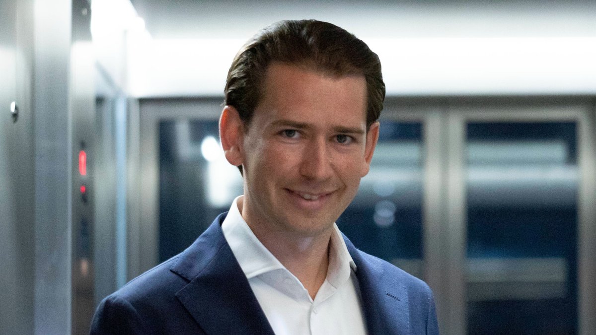 Sebastian Kurz in Vaterfreuden.. © imago images/photosteinmaurer.com