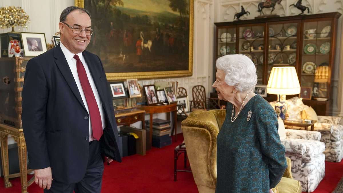 Queen Elizabeth II. hat den Leiter der britischen Zentralband empfangen.. © imago/ZUMA Press