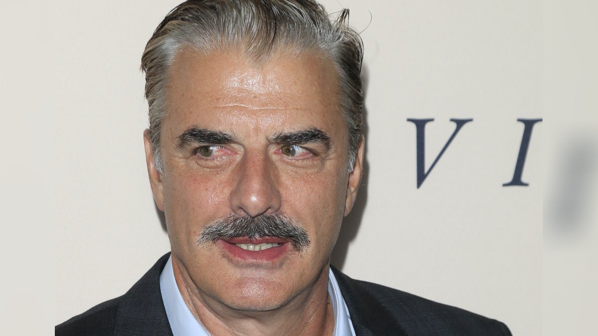 Sieht sich derzeit mit massiven Vorwürfen konfrontiert: US-Schauspieler Chris Noth.. © carrie-nelson/ImageCollect