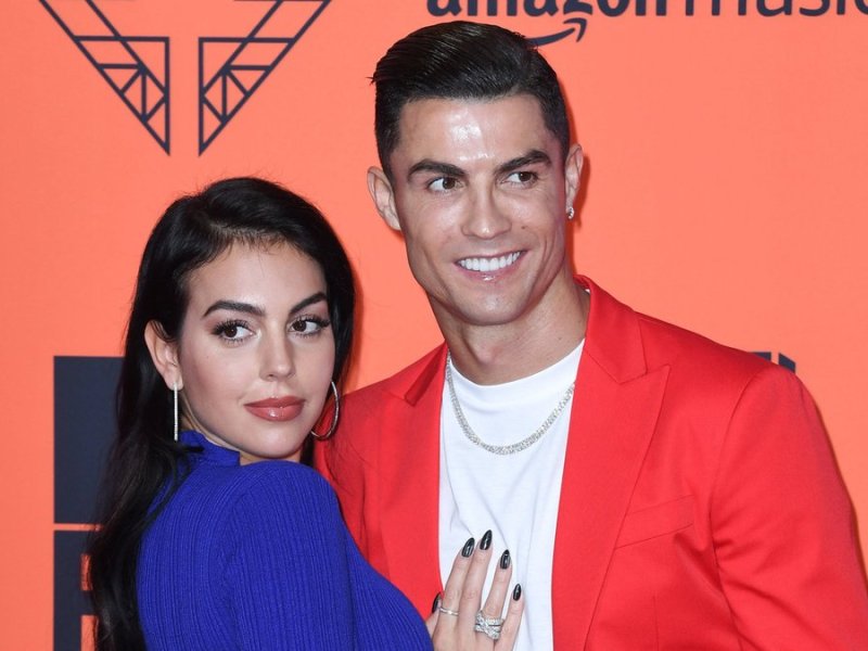 Cristiano Ronaldo und Georgina Rodríguez: Ihre Familie wächst weiter.. © imago/PA Images