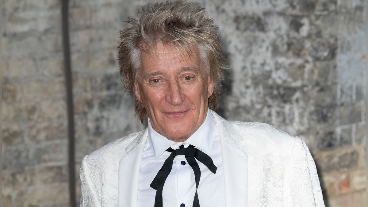 Rod Stewart bei einem Auftritt in London.. © Landmark Media. pictures@lmkmedia.com. Tel:00 44 20 7033 3830/ImageCollect