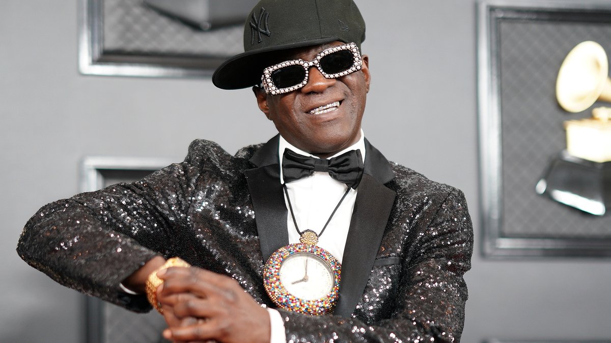 Das Markenzeichen von Flavor Flav: riesige Uhren an Halsketten.. © AdMedia/ImageCollect