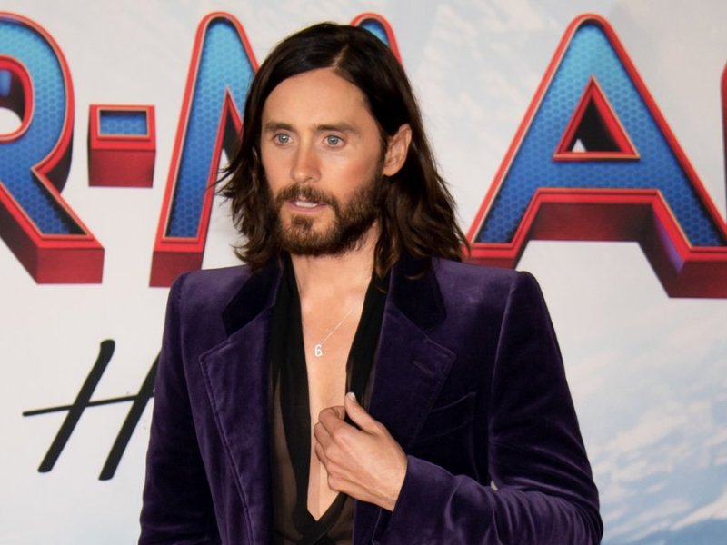 Jared Leto bedankt sich mit oberkörperfreiem Foto für die Glückwünsche zum 50. Geburtstag.. © Billy Bennight/AdMedia/ImageCollect