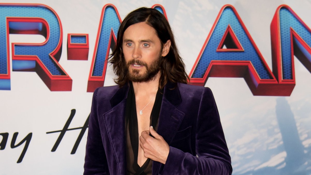 Jared Leto bedankt sich mit oberkörperfreiem Foto für die Glückwünsche zum 50. Geburtstag.. © Billy Bennight/AdMedia/ImageCollect