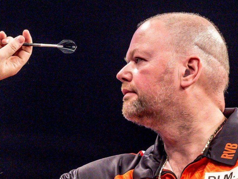 Raymond van Barneveld hat sich mit dem Coronavirus infiziert.. © imago/ANP