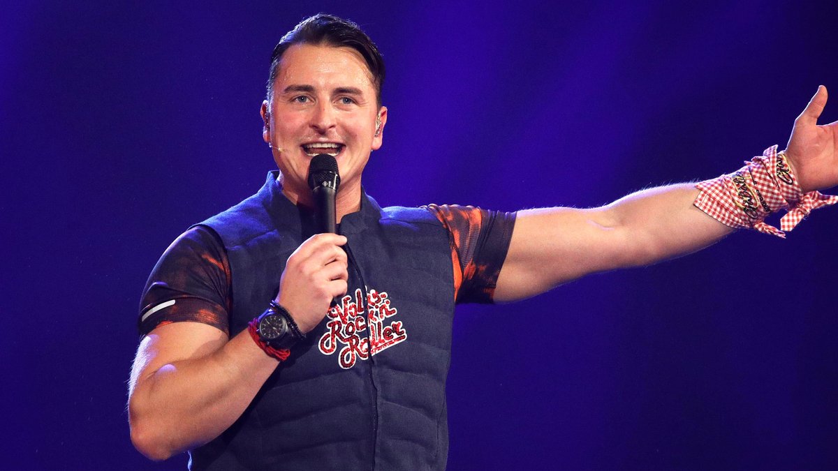 Andreas Gabalier bei einem Auftritt 2021. © imago images/Joachim Sielski