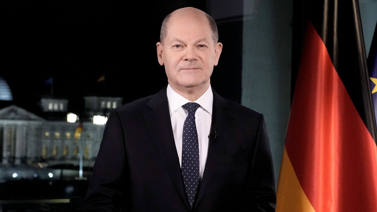 Olaf Scholz hält seine erste Neujahrsansprache als Bundeskanzler.. © imago images/Political-Moments