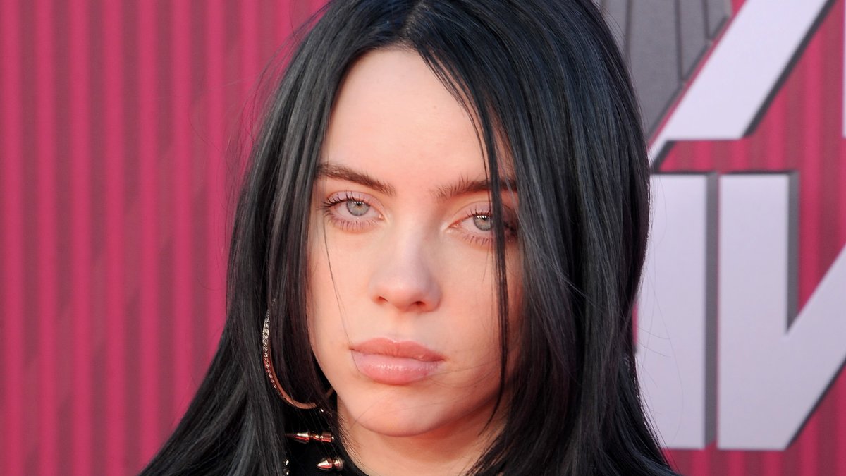 Billie Eilish hat sich von ihrer platinblonden Mähne verabschiedet.. © Tinseltown/Shutterstock.com