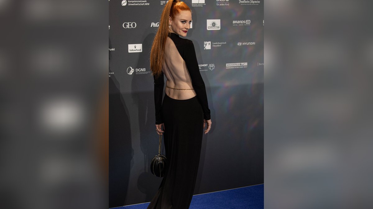 Sexy und elegant zugleich: Barbara Meier am Freitagabend in Düsseldorf.. © imago/Oliver Langel