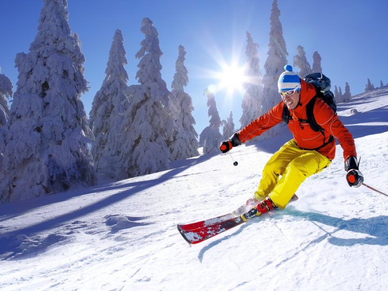 Skifahren ist in Bayern bald wieder einfacher.. © Tomas Marek/Shutterstock.com