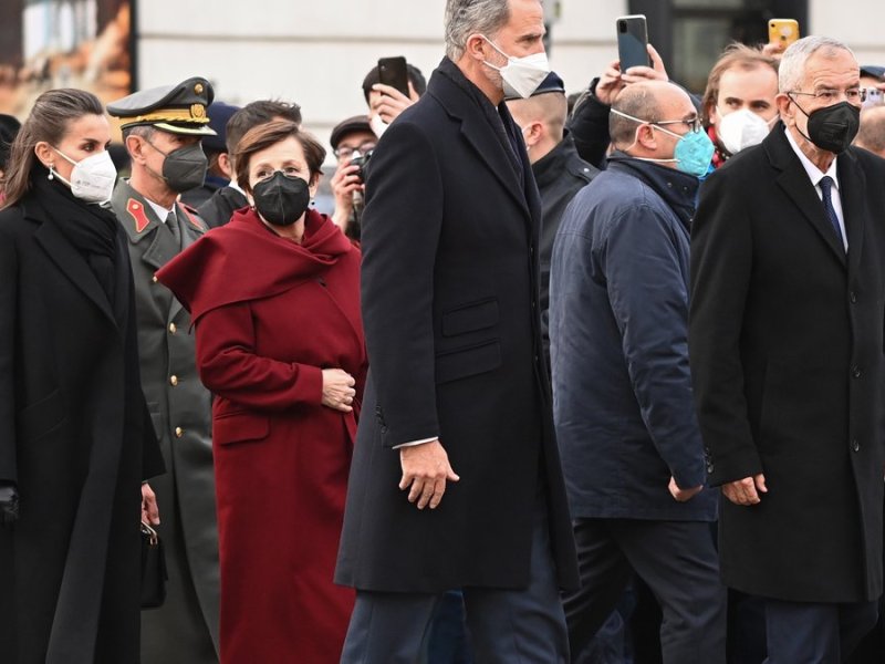 Letizia und Felipe von Spanien haben ihren Fans in Wien sogar Autogramme gegeben.. © Thomas Kronsteiner / Getty Images