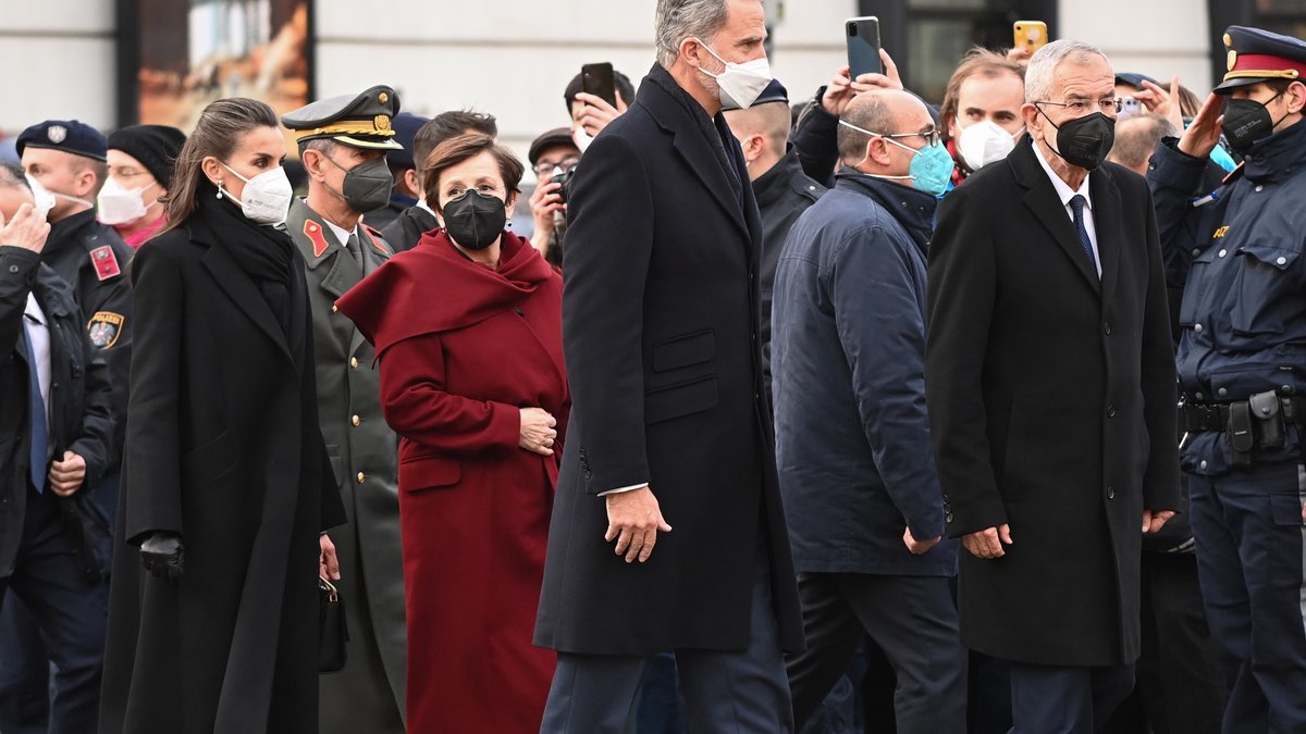 Letizia und Felipe von Spanien haben ihren Fans in Wien sogar Autogramme gegeben.. © Thomas Kronsteiner / Getty Images