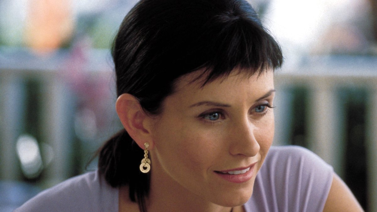 Courteney Cox hat 2000 in "Scream 3" einen superkurzen Pony getragen.. © imago/Allstar