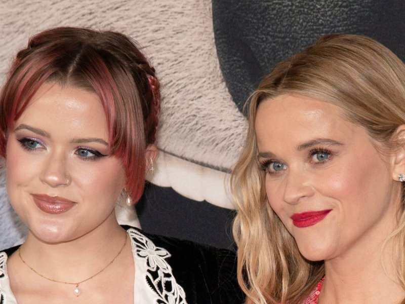 Ava Phillippe (l.) mit ihrer Mutter Reese Witherspoon im Dezember 2021.. © imago/ZUMA Wire