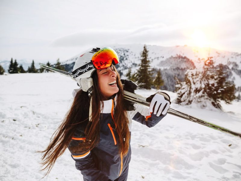 Frau Skifahren