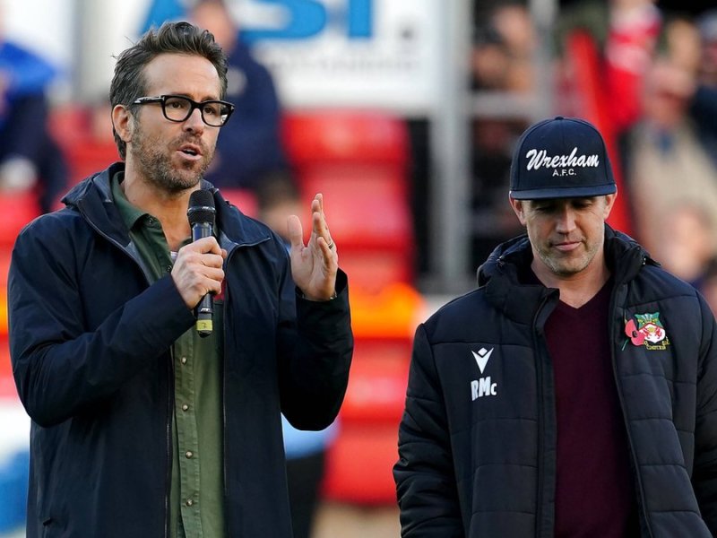 Ryan Reynolds und Rob McElhenney sind gemeinsame Besitzer eines Fußballvereins.. © imago/PA Images