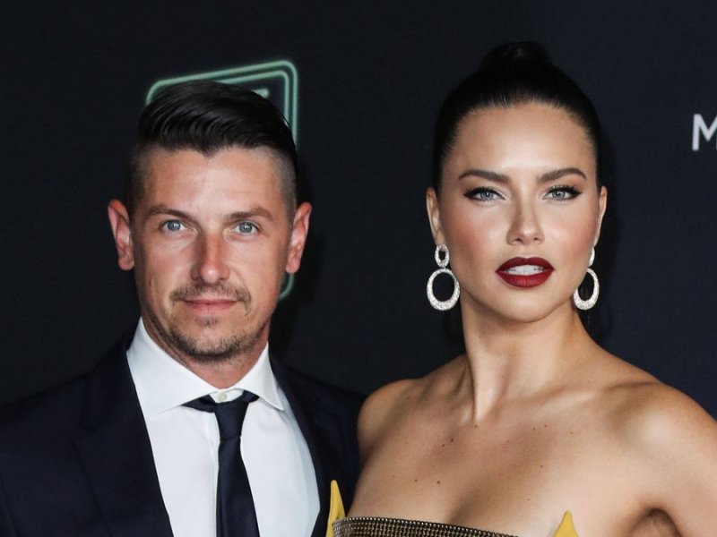 Adriana Lima und Andre Lemmers sind seit Sommer 2021 offiziell ein Paar.. © imago/NurPhoto