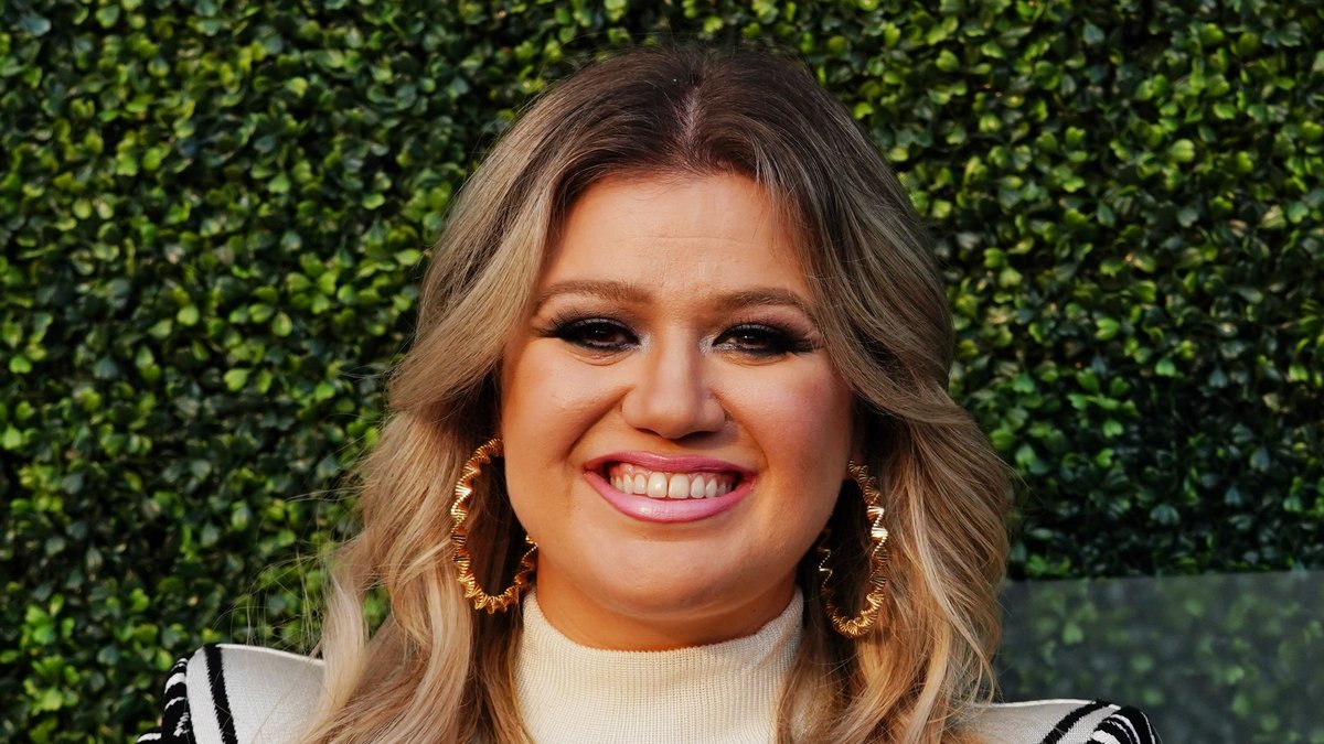 Kelly Clarkson hält ihre Fans aus der Quarantäne heraus auf dem neuesten Stand.. © Leonard Zhukovsky/Shutterstock.com