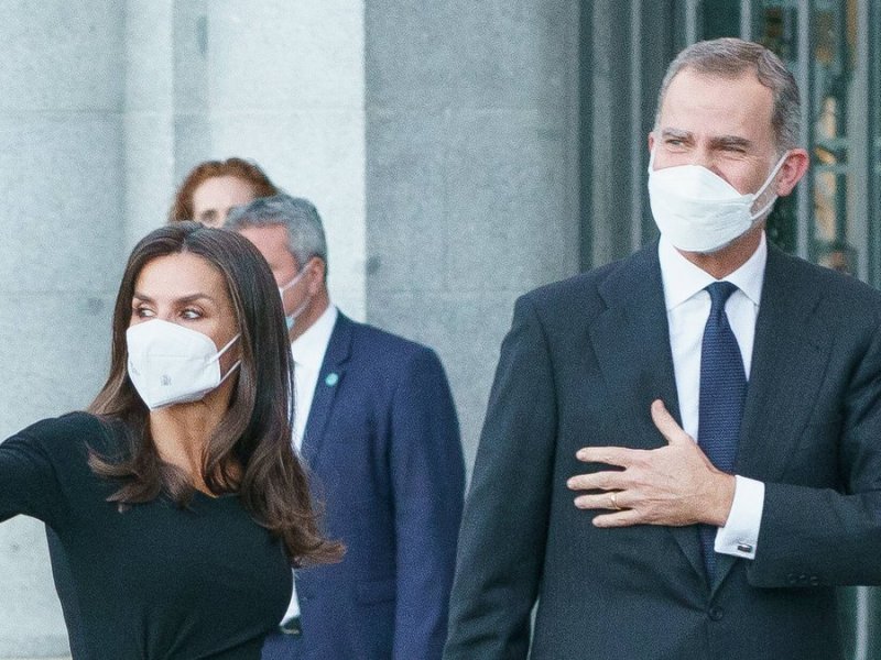 König Felipe von Spanien und seine Ehefrau Letizia beim ersten gemeinsamen Auftritt nach der Corona-Infektion des Monarchen.. © imago/ZUMA Wire