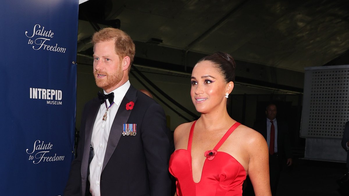 Prinz Harry und Herzogin Meghan bekommen einen NAACP Image Award überreicht.. © Theo Wargo/Getty Images for Intrepid Sea