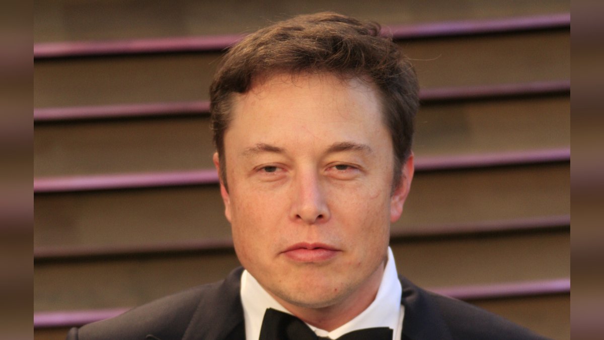 Elon Musk springt den Ukrainern zur Hilfe.. © Kathy Hutchins/Shutterstock