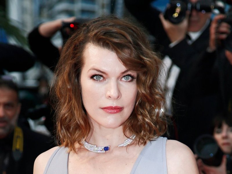 Milla Jovovich zeigt sich entsetzt über die Ereignisse in der Ukraine.. © Andrea Raffin/Shutterstock.com