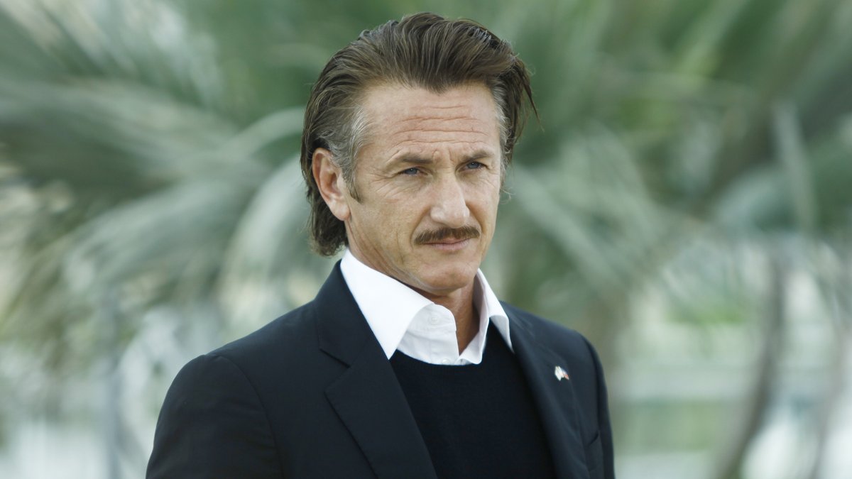 Sean Penn dreht in der Ukraine eine Dokumentation über die russische Invasion.. © 2016 PAN Photo Agency/Shutterstock.com