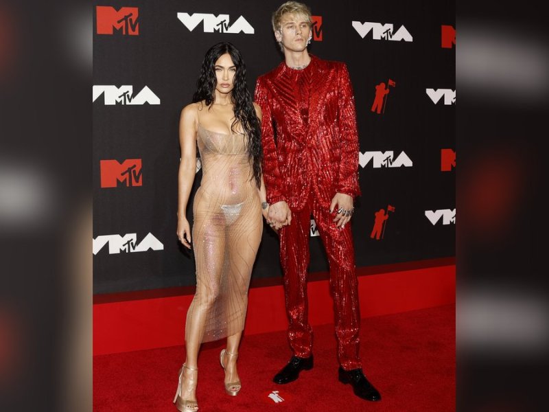 Megan Fox und Machine Gun Kelly kurz nach ihrer Verlobung.. © imago images/UPI Photo