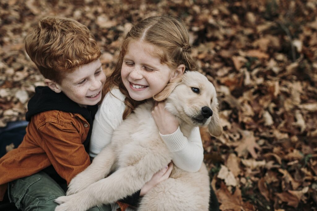 Kinder mit Hund