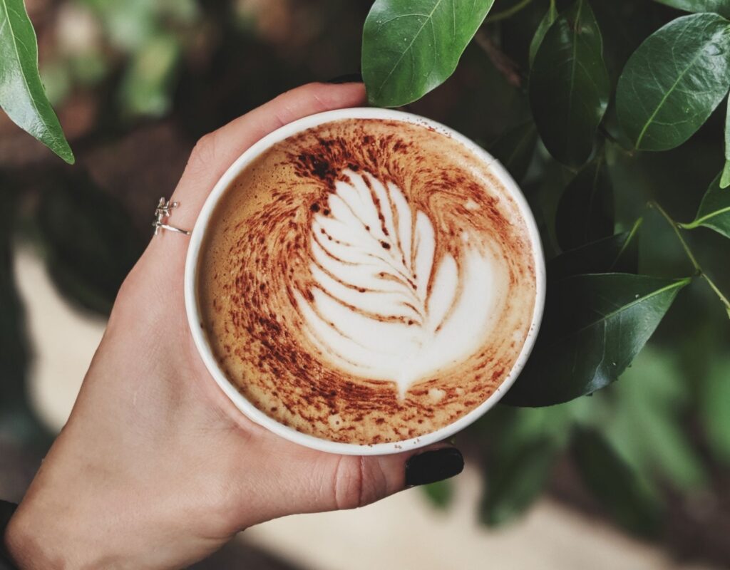 Frau Hand Kaffee