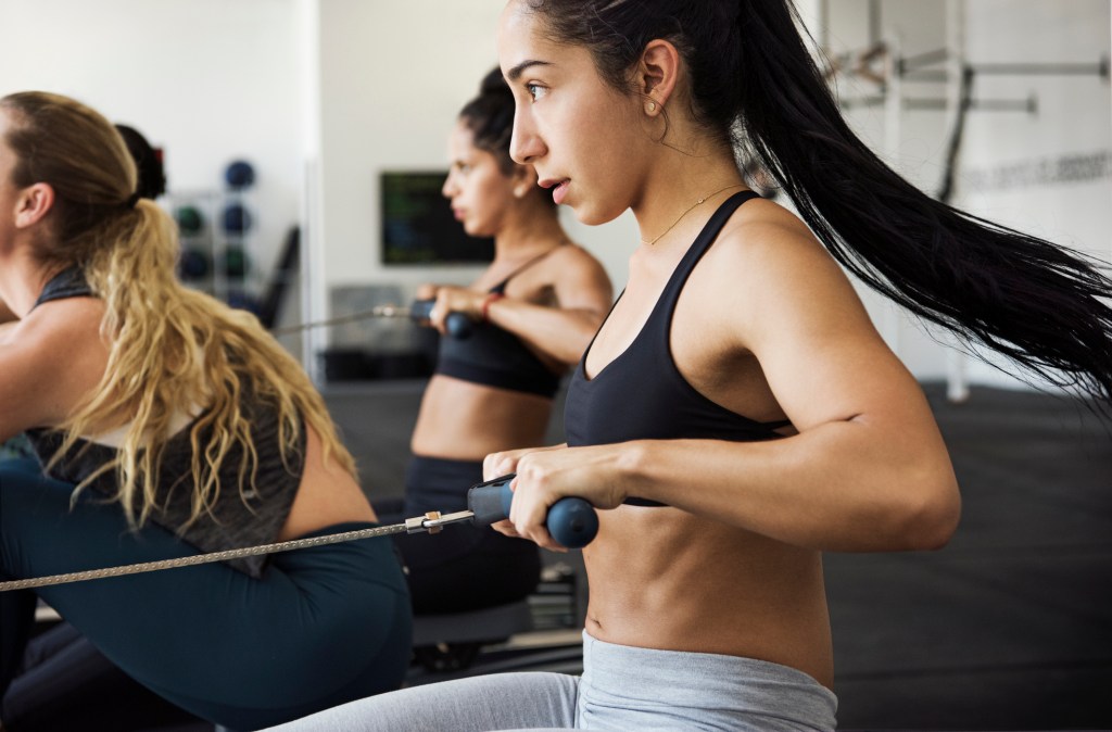 Frauen an Ruderger&auml;t