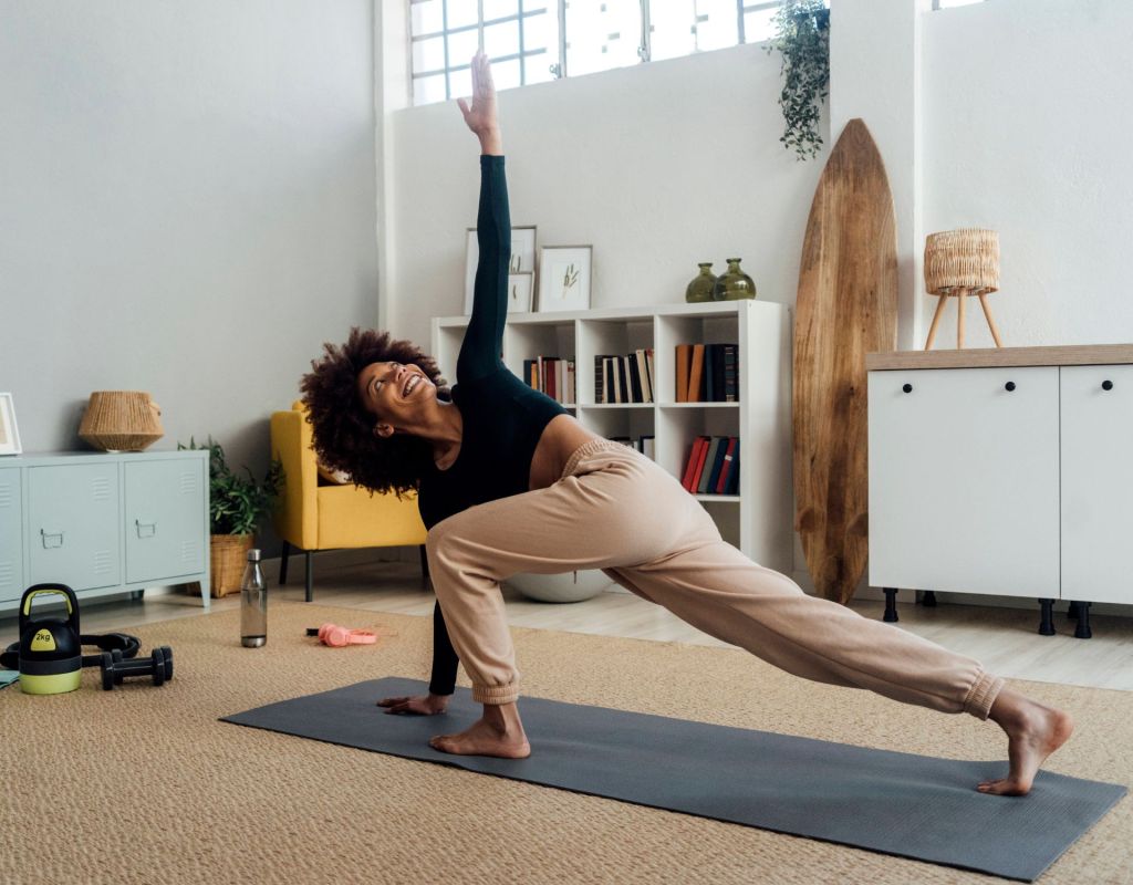 Ganzkörper-Stretching-Übung Frau Yoga