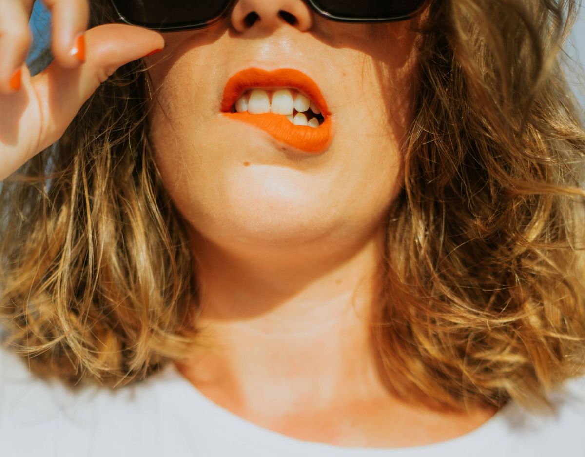 Orangefarbener Lippenstift