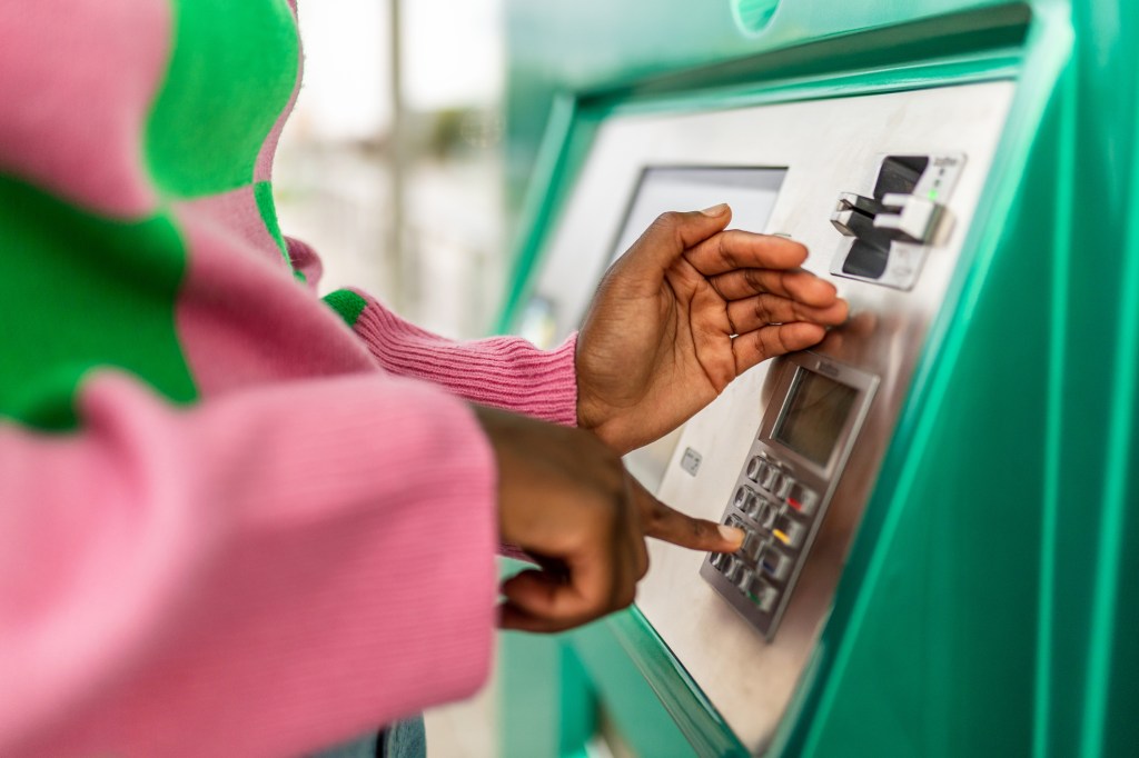 bank geld automat abheben