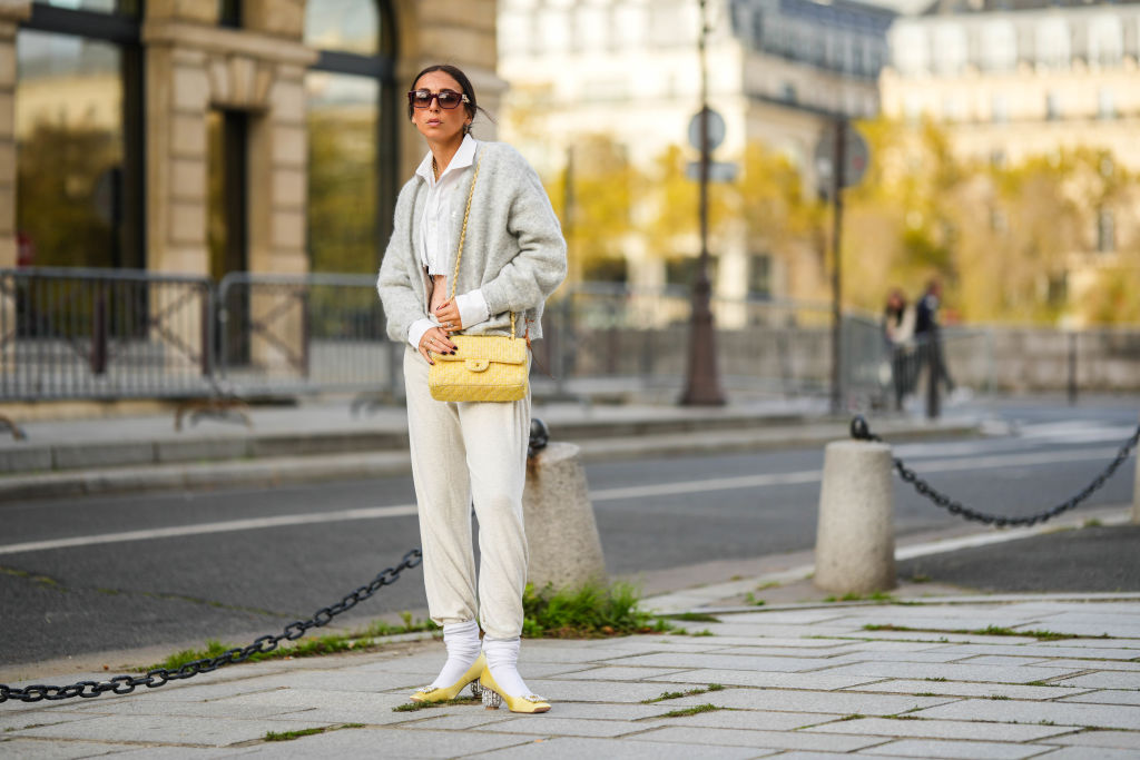 Frau mit Jogginghose