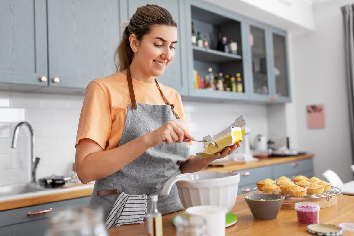 Frau backen