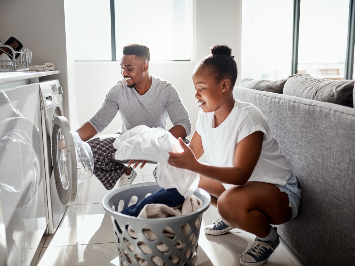 Bettwäsche richtig waschen: So musst du Satin, Leinen und Baumwolle waschen