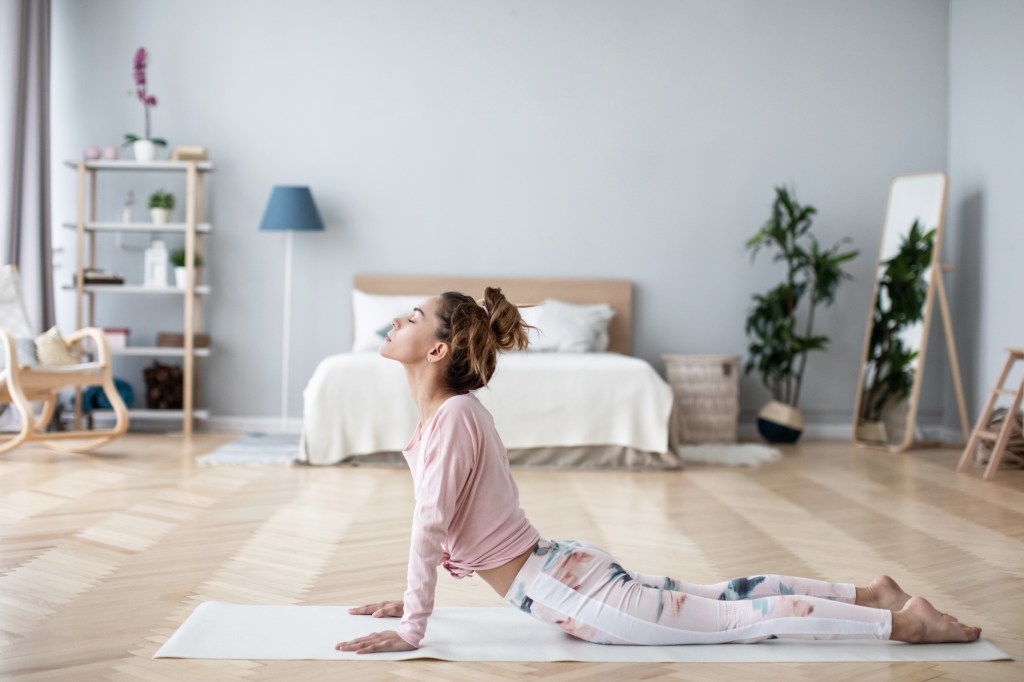 Frau Yoga Morgen