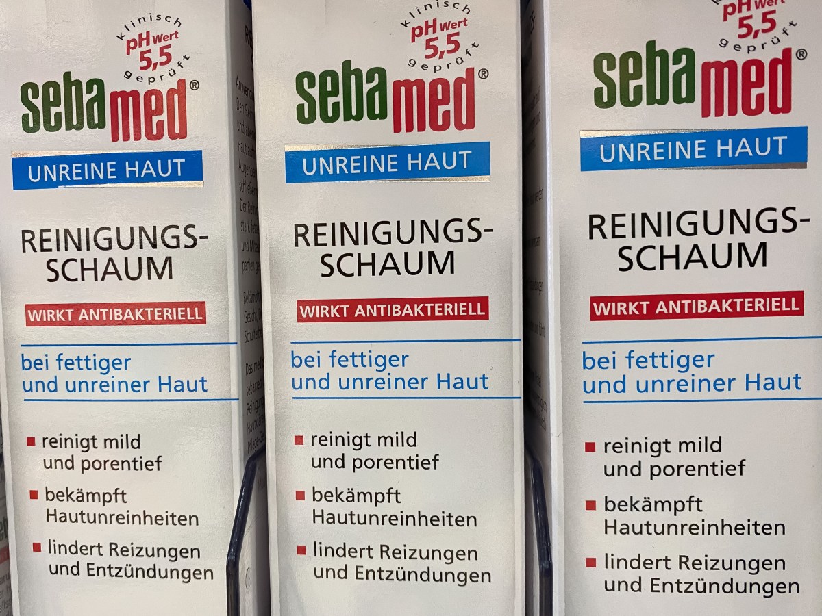 sebamed: Eine sehr bekannte Pflegemarke mit typischem Logo und einem unverwechselbaren Duft. Aber weiÃŸt du, wer hinter sebamed steckt?