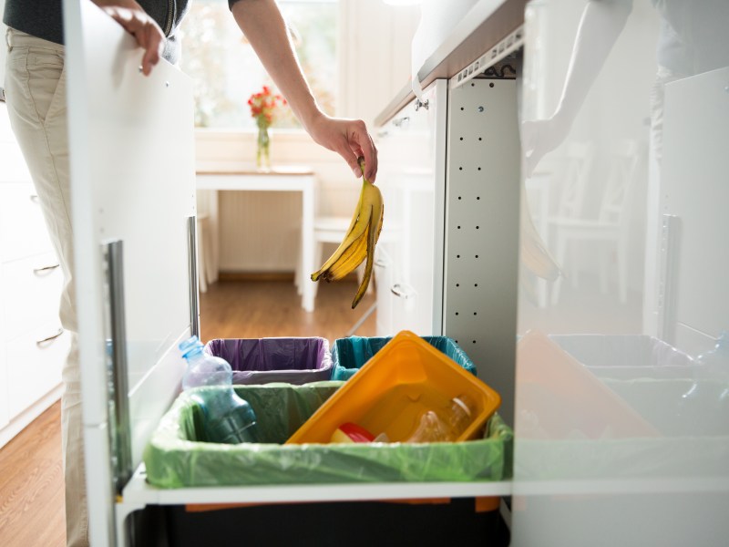 Müll trennen in der Küche