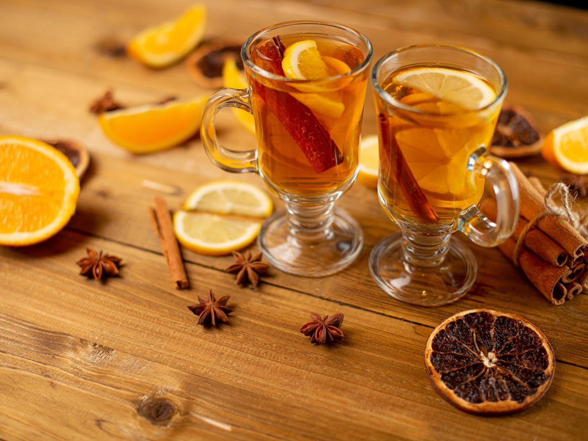 Weißer Glühwein: Rezept zum Selbermachen mit Weißwein