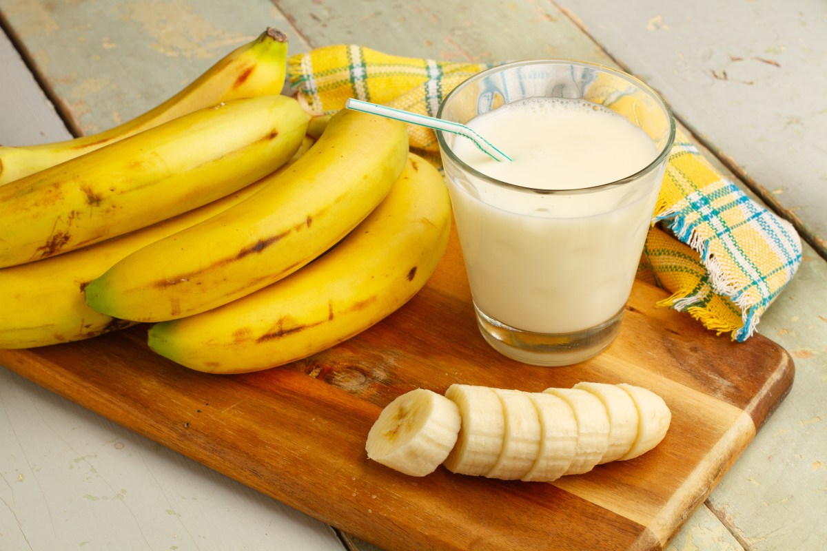 Bananen schmecken und sind gesund, aber wie sollen sie beim Abnehmen helfen? Alles, was du über die Bananen-Diät wissen musst.