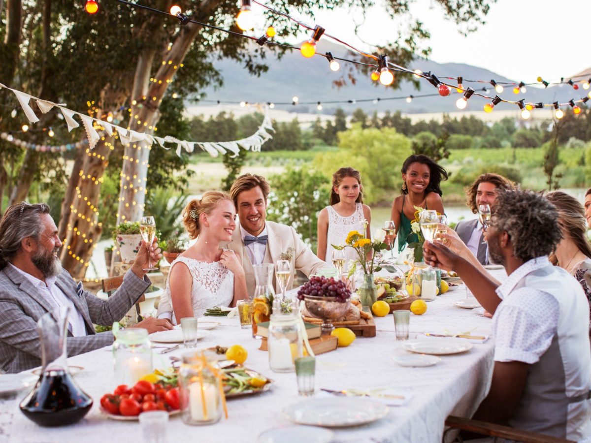 Von Pompon bis Papier: Das sind die schönsten Girlanden für deine Hochzeit