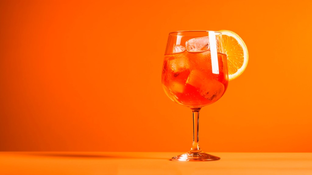 Aperol Soda: Aperol mit Mineralwasser und Softdrinks.