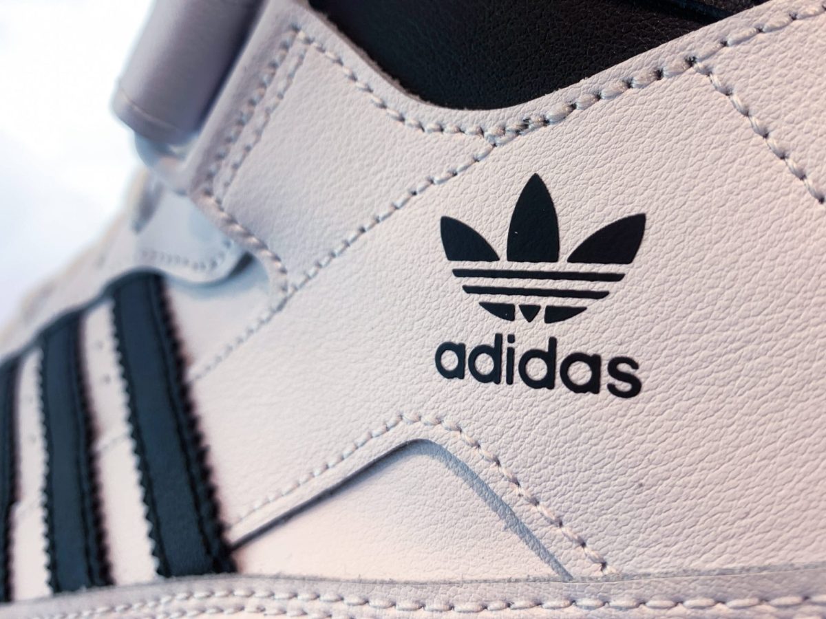 adidas logo sneaker