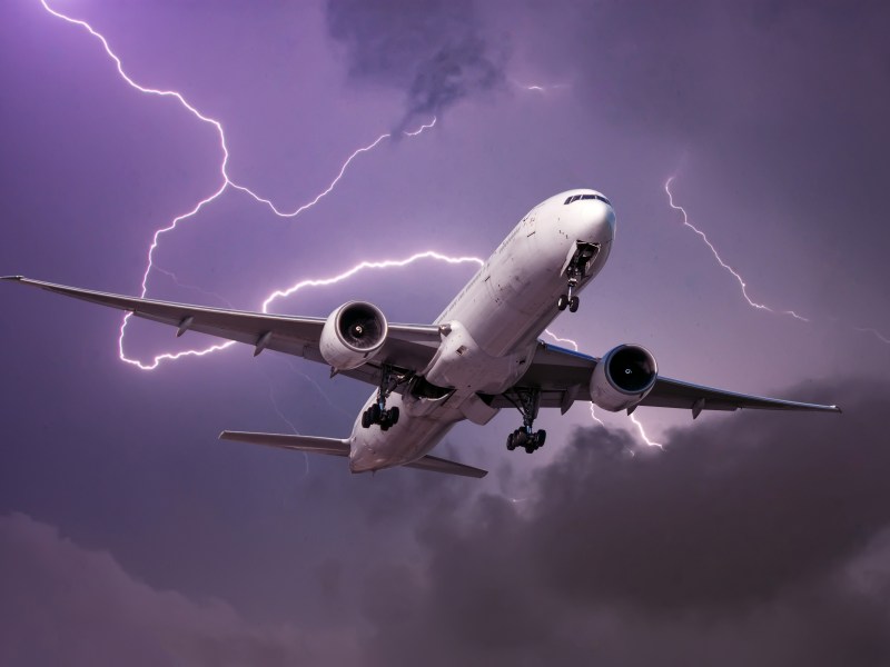 Ein österreichisches Flugzeug wurde auf dem Flug von Mallorca nach Wien bei einem Gewitter stark beschädigt.