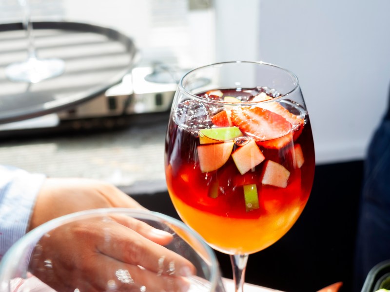 Aperol Sangria: So könnte dein Cocktail aussehen