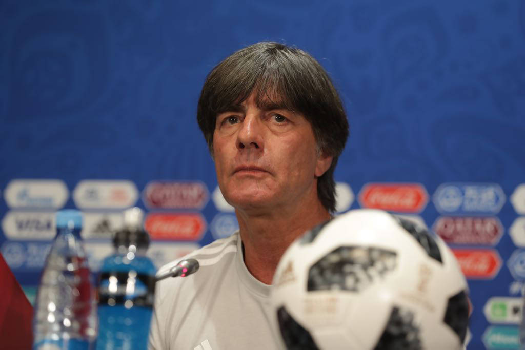 Ex-Bundestrainer Joachim LÃ¶w bei einer Pressekonferenz.