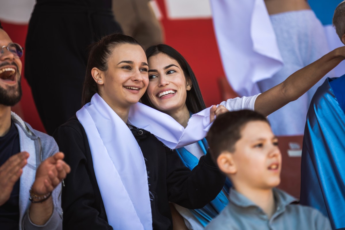 Frau hat Panikattacke im Stadion