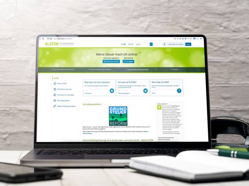 Auf einem Laptop ist das Steuerportal Elster geÃ¶ffnet-